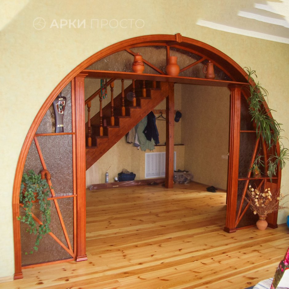 Деревянная арка с полками