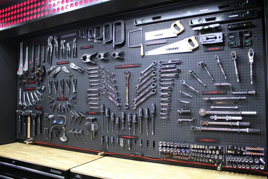 Панель для инструментов в гараж