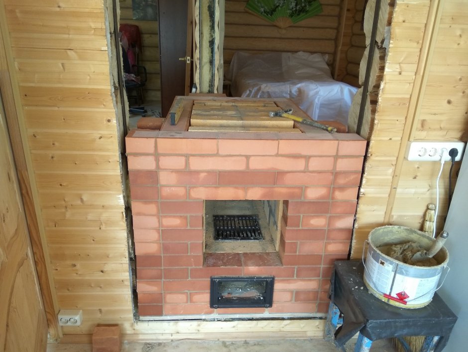 Небольшая кирпичная печь