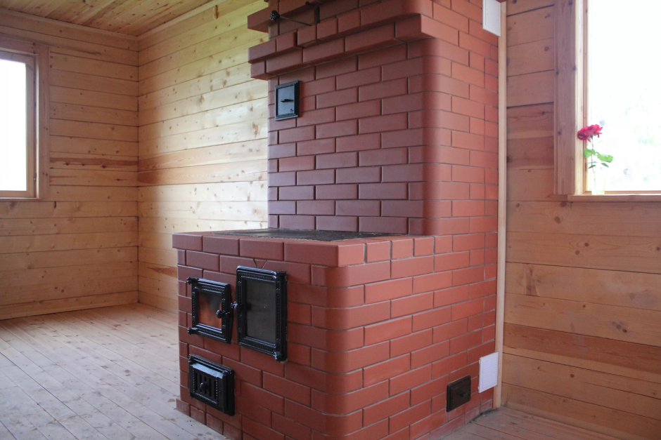 Дачная кирпичная отопительно-варочная печь