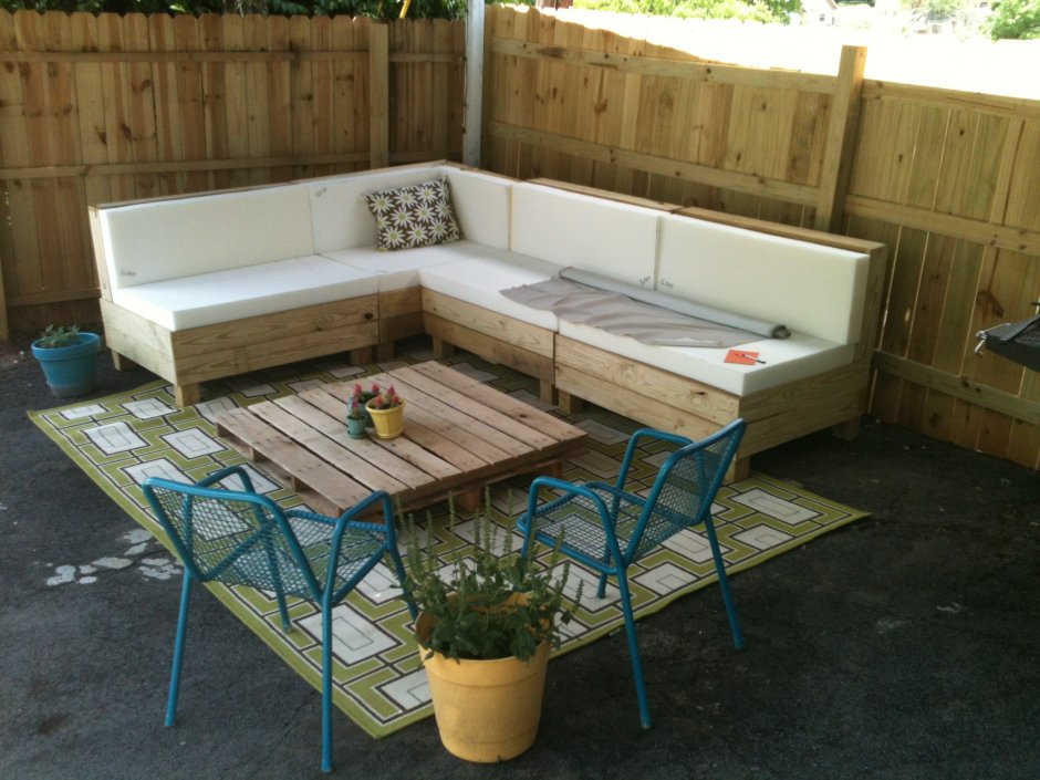 Диван в беседку