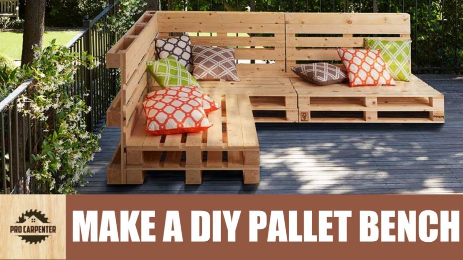 Деревянный диван в беседку