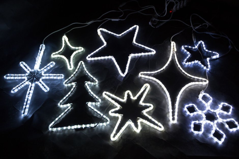 Фигуры из гирлянд на новый год