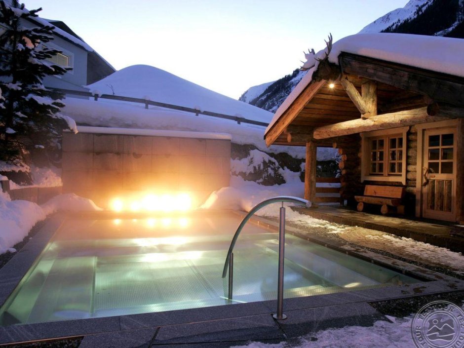 Зимний бассейн под открытым небом