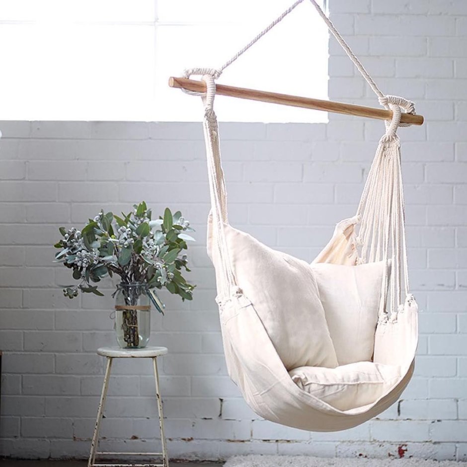 Качели в детской комнате