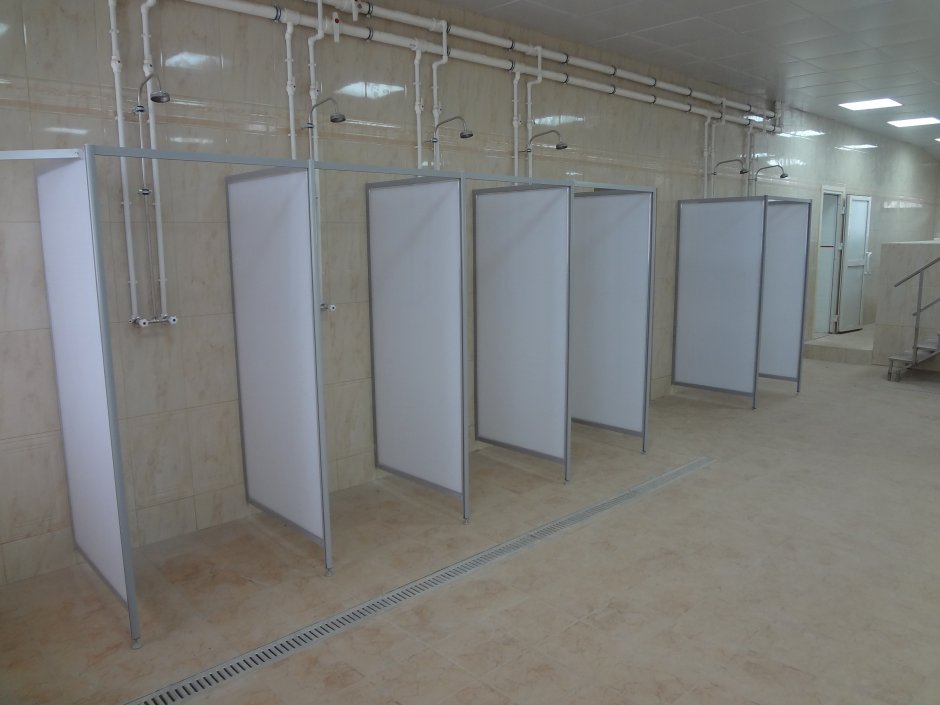 Душевые перегородки из HPL-пластика 12 мм.