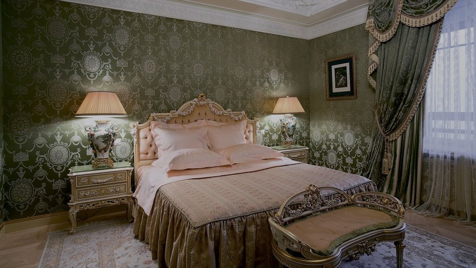 Спальня в золотисто зеленых тонах