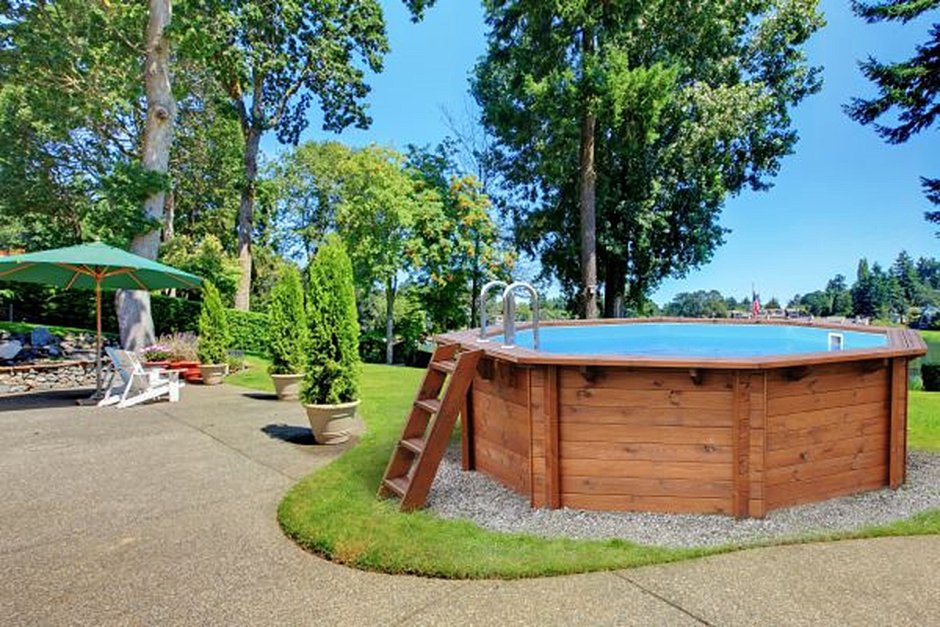 Круглый бассейн полузаглубленный