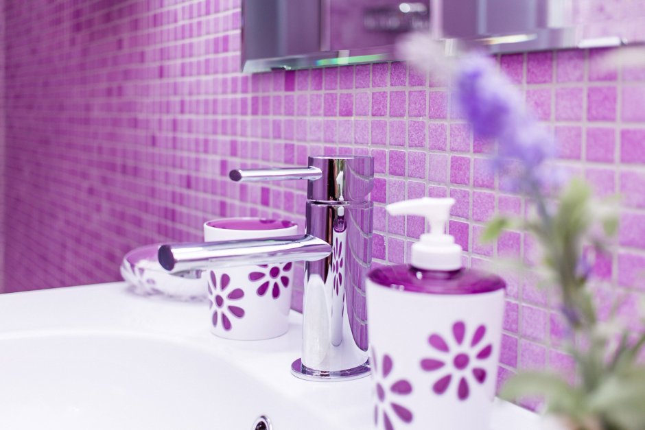 Ванная в серо фиолетовых тонах