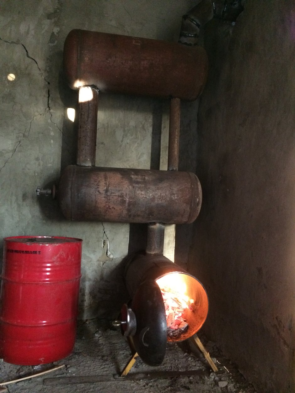 Буржуйка длительного горения из газового баллона