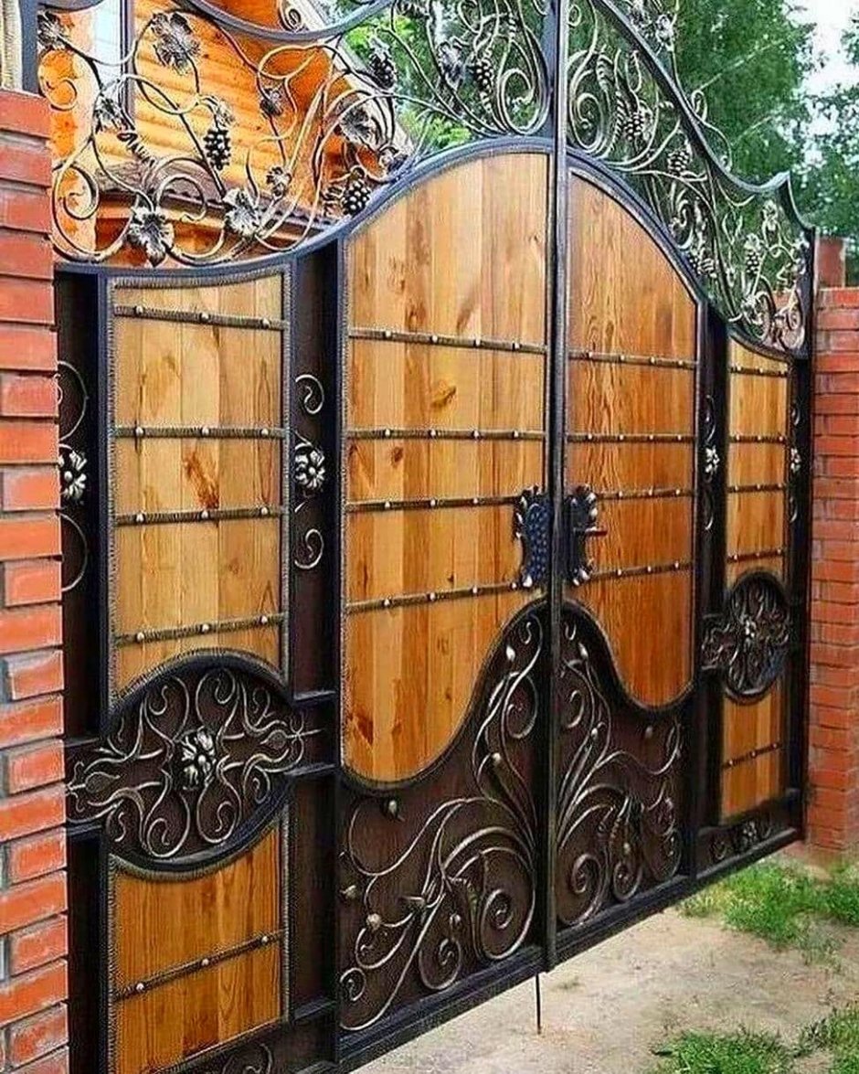 Кованые ворота в стиле Шале