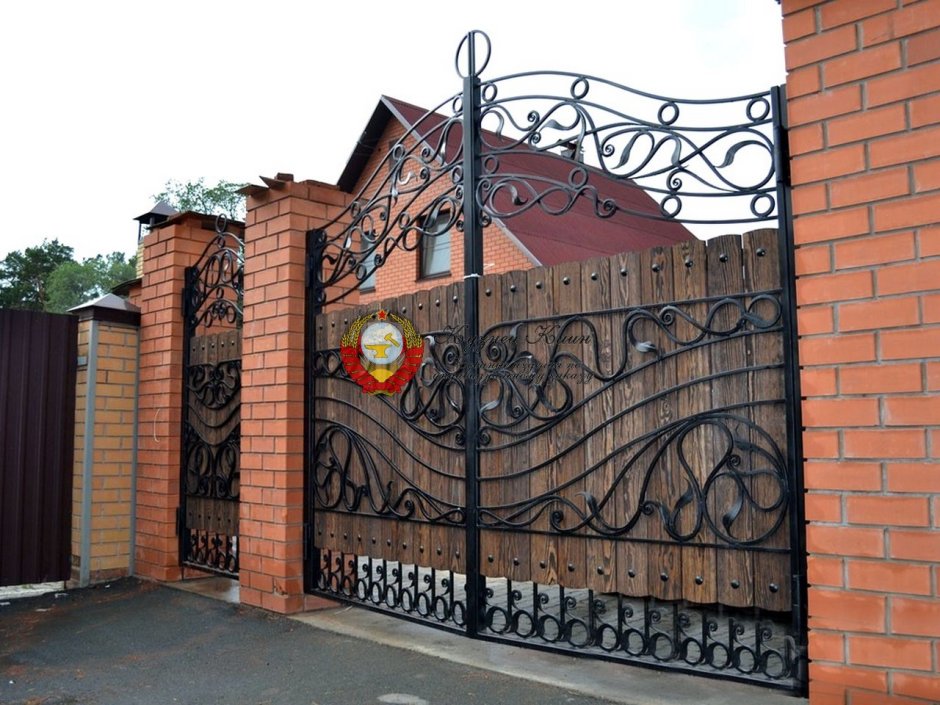 Кованые ворота из полосы