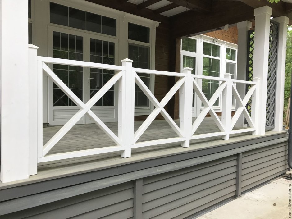 Ограждение террасы крест-накрест