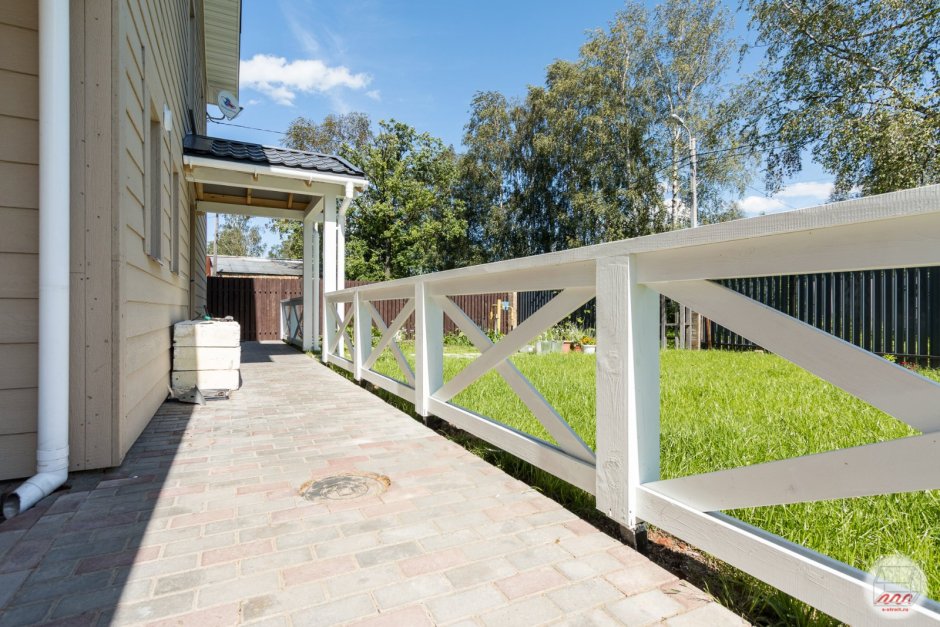 Ограждение террасы крест-накрест