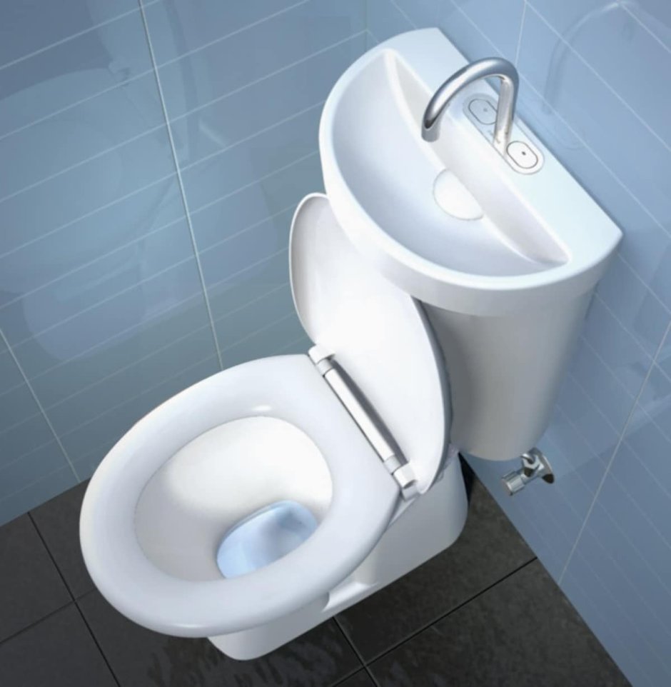 Туалетная комната с навесным унитазом