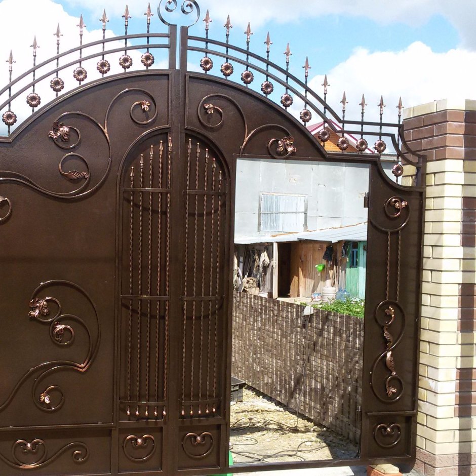 Ворота со встроенной калиткой