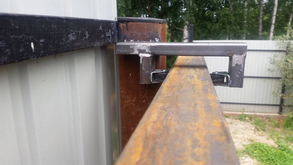 Откатные ворота 2 створки по верхней направляющей