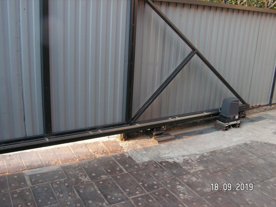 Раздвижные ворота во двор