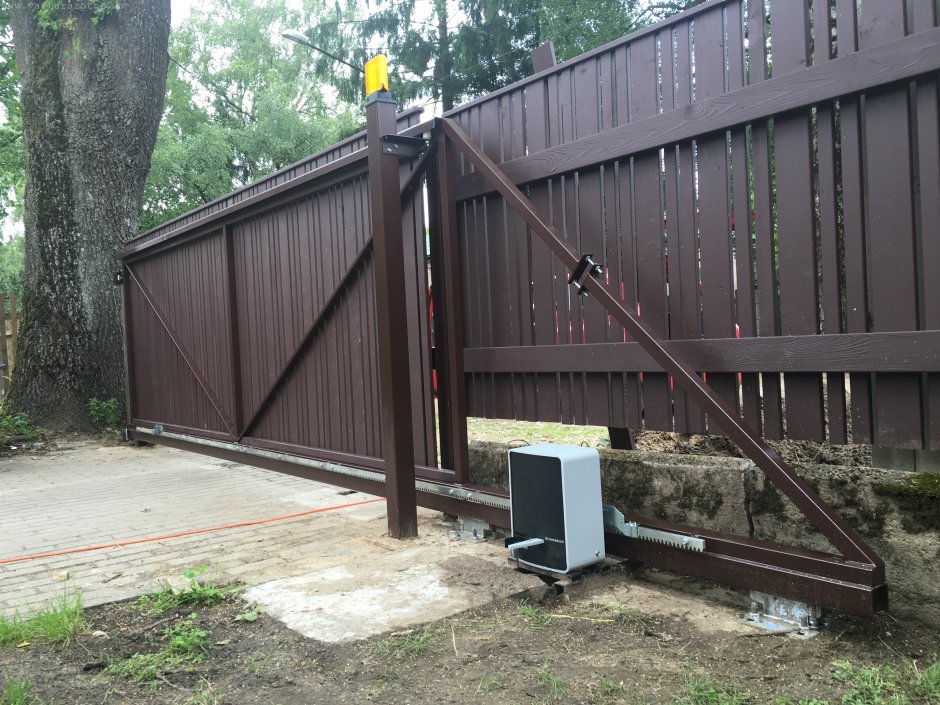 Консольные откатные ворота