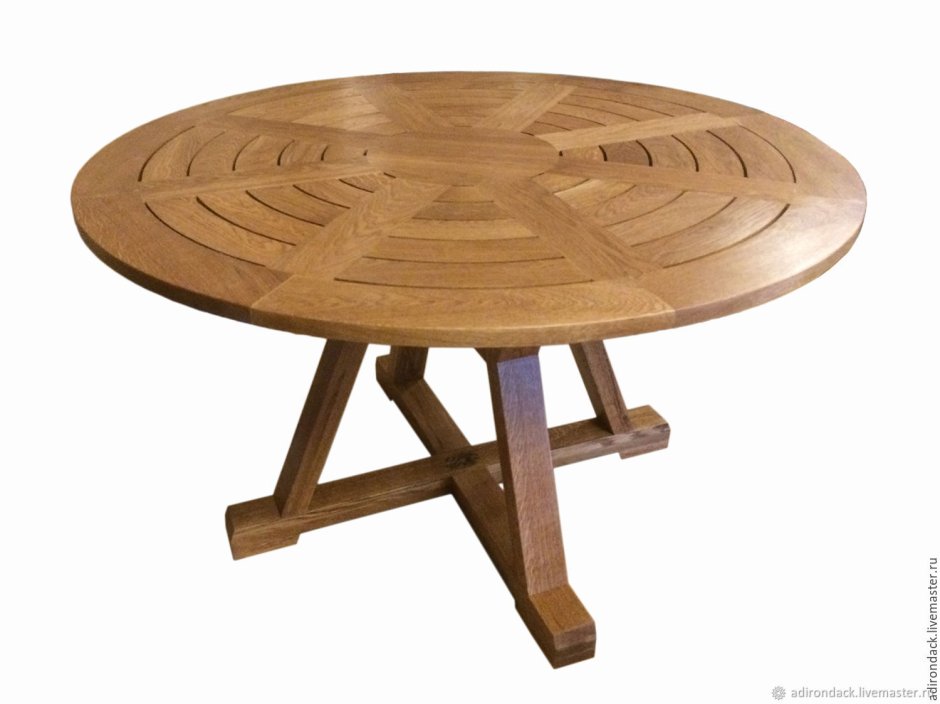 Круглый столик из дерева