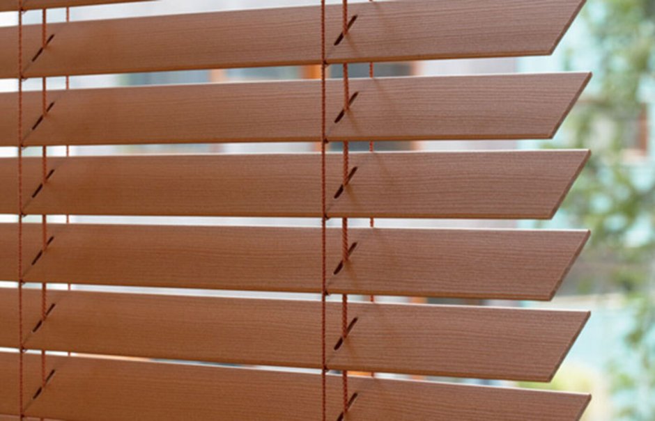 Жалюзи из деревянных ламелей