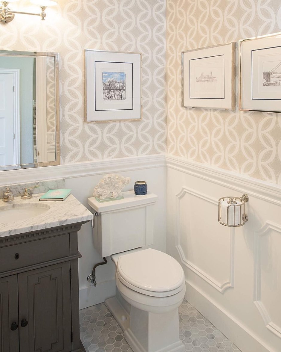 Молдинги в интерьере ванной