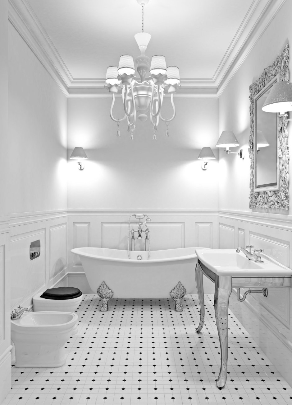 Ванная с молдингами