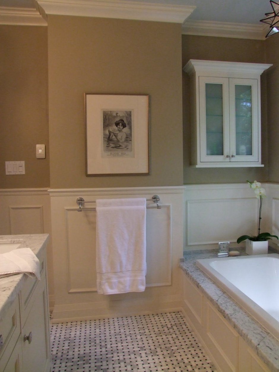 Потолочный плинтус в ванной