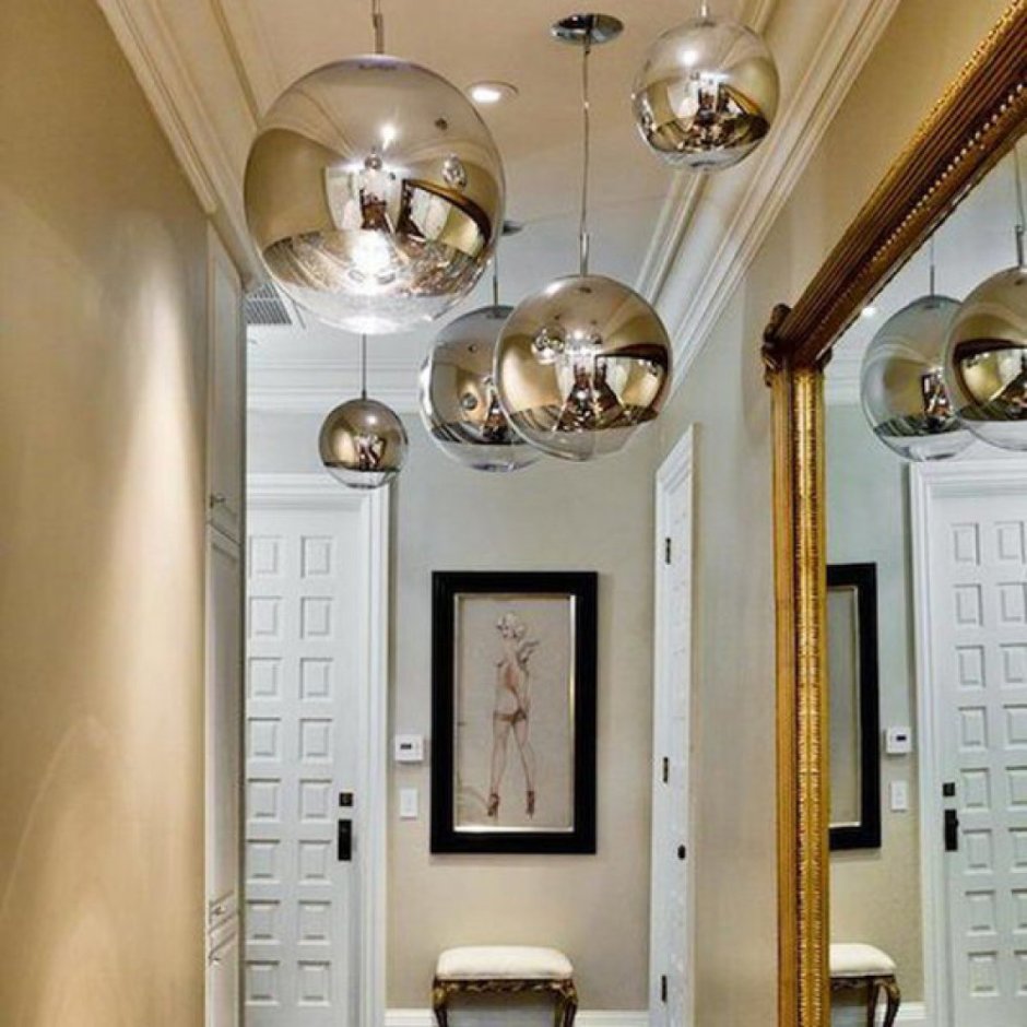 Расположение зеркала в прихожей