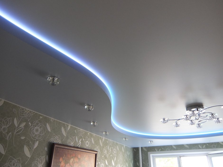 Двухуровневые натяжные потолки