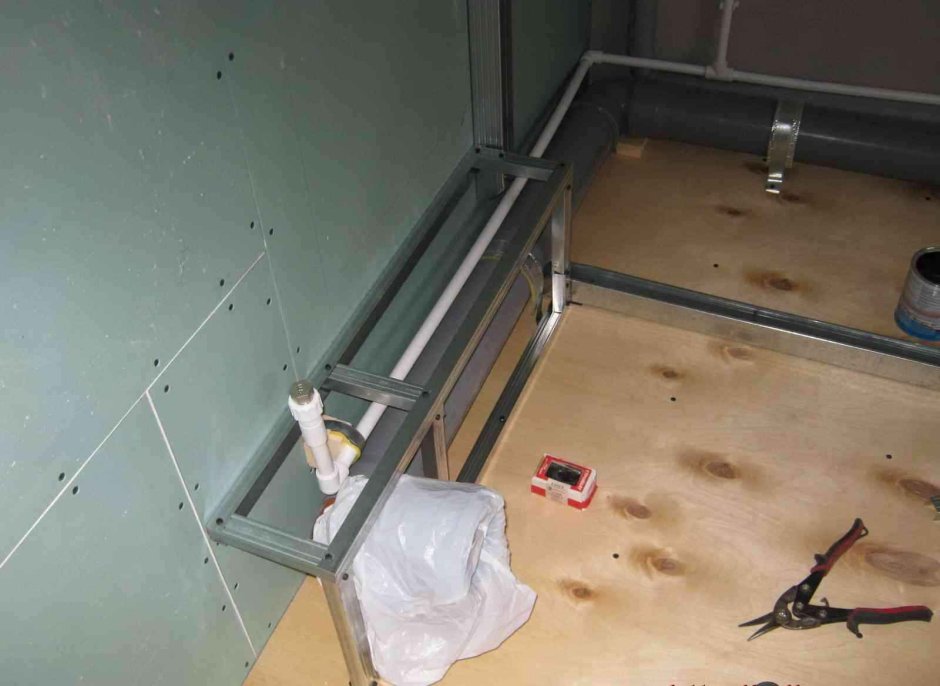 Короб для труб в туалете