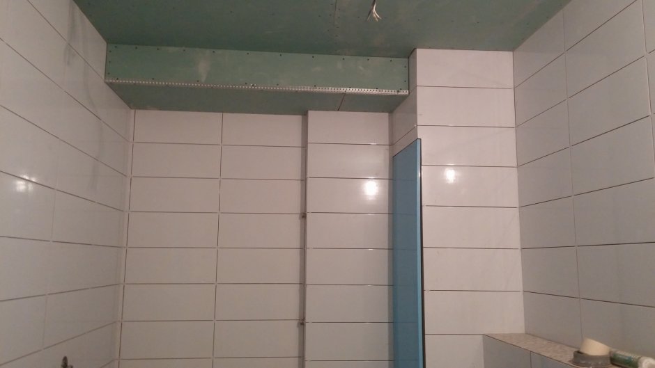 Зашивка труб в санузле