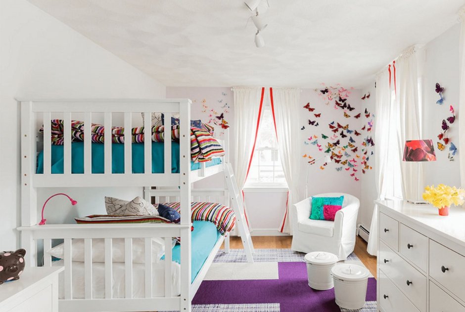 Прямоугольная комната для двух девочек