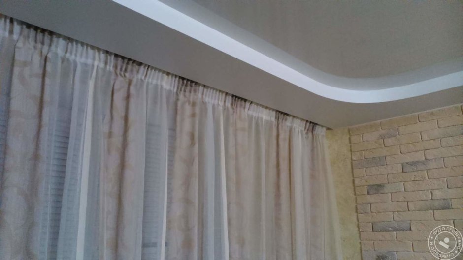 Потолочный карниз для натяжных потолков