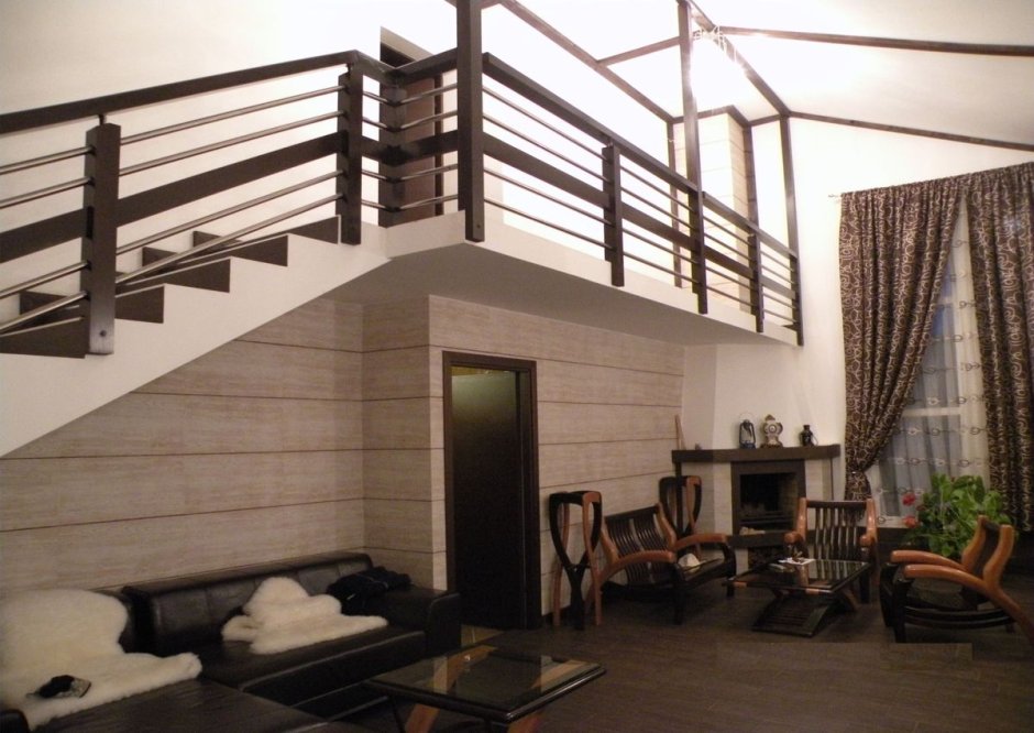 Терраса на втором этаже дома