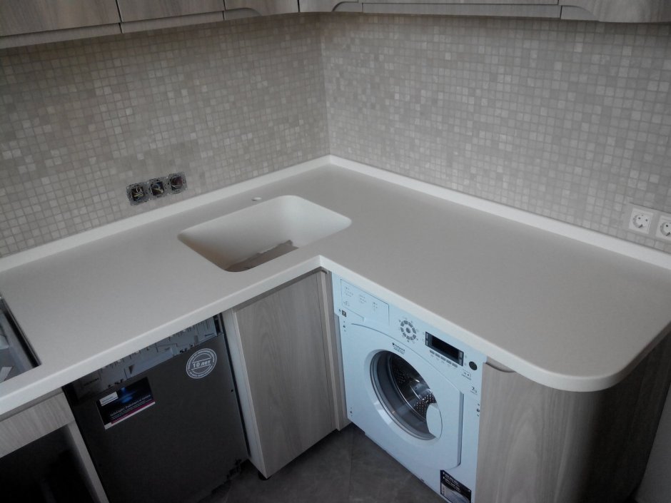 Угловая кухня со стиральной машиной