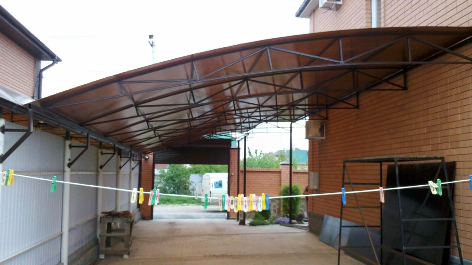 Односкатный навес из профильной трубы 20/40