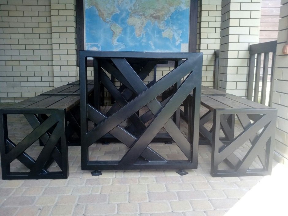 Пергола из металла и дерева