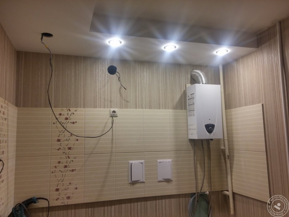 Натяжной потолок с газовой колонкой