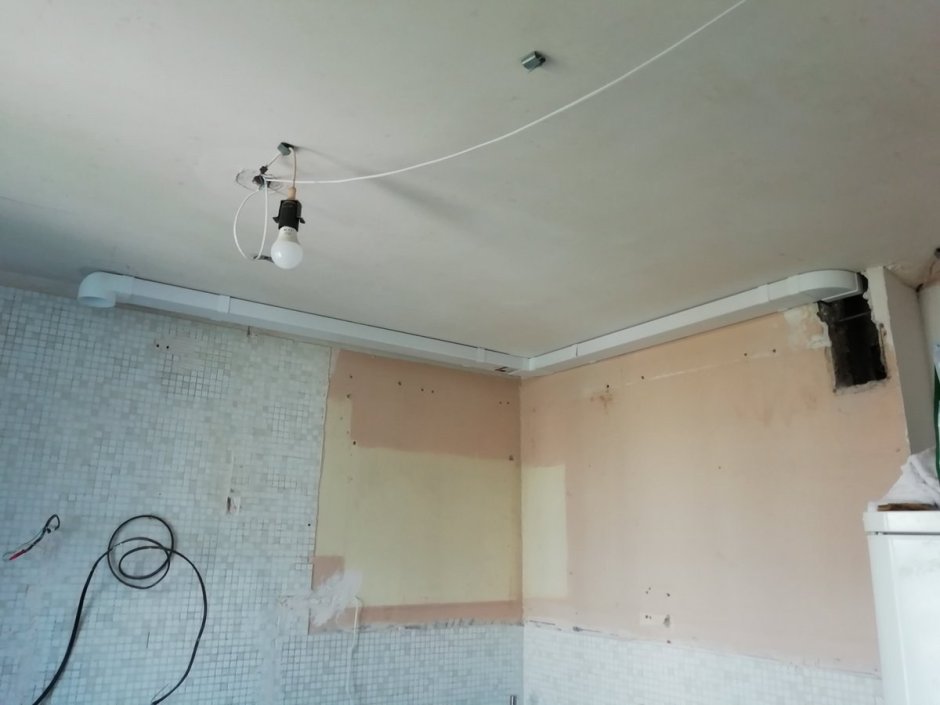 Воздуховод под натяжным потолком