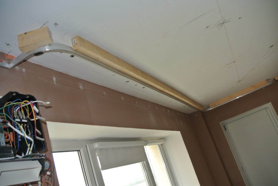 Карниз потолочный для проводов