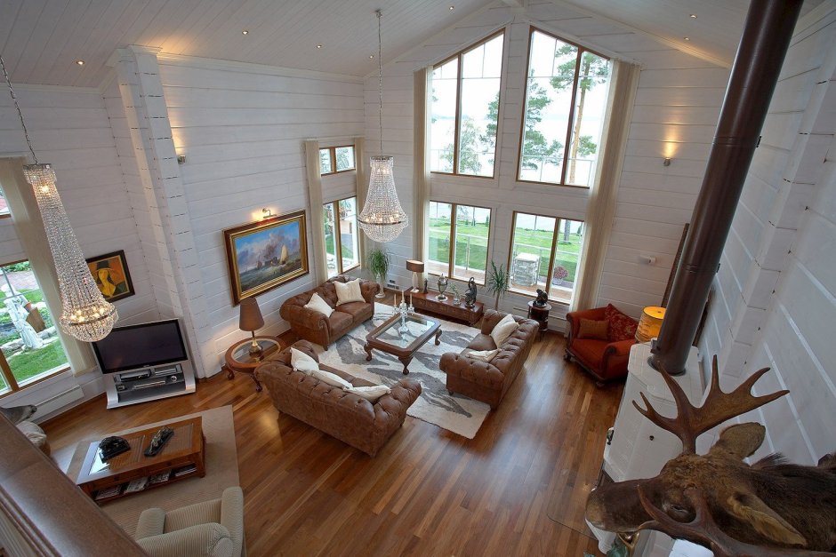 Интерьер дома со вторым светом