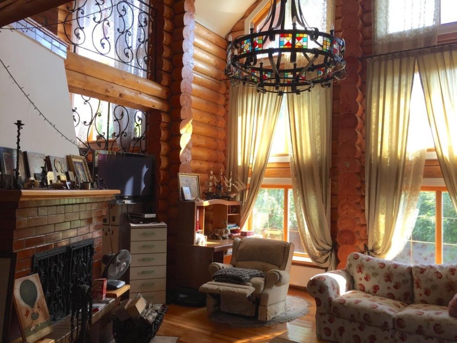 Люстра для второго света в деревянном доме