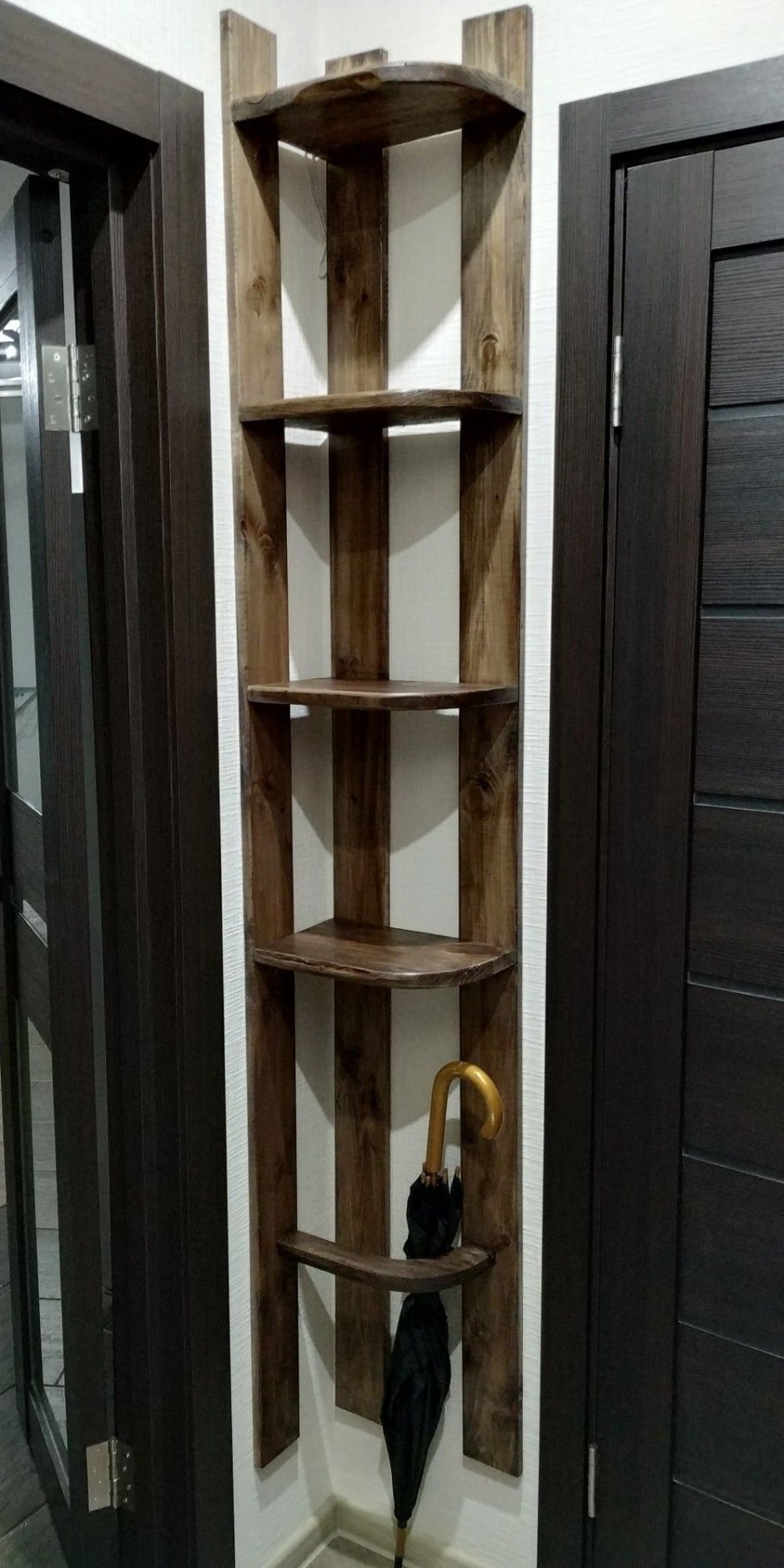 Угловые полки в прихожую