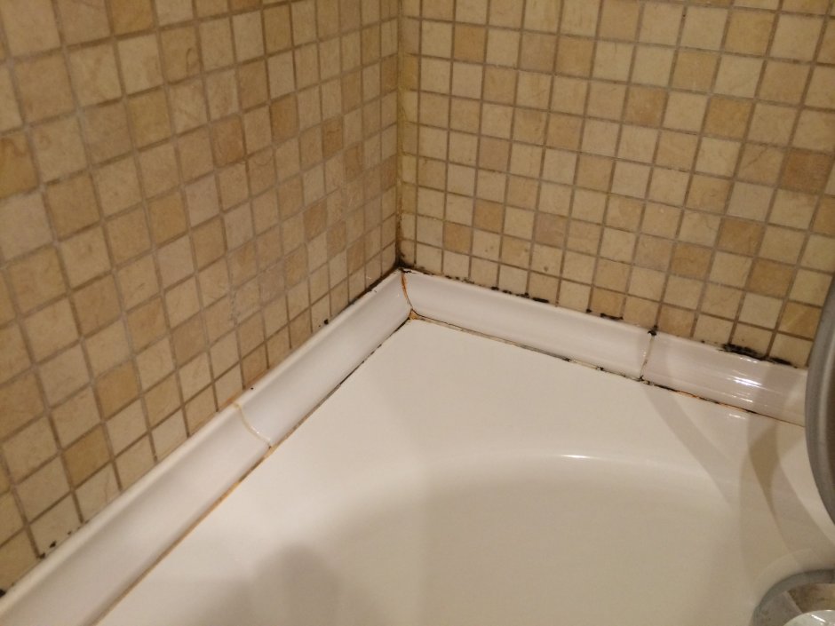 Уголок из плитки для ванной