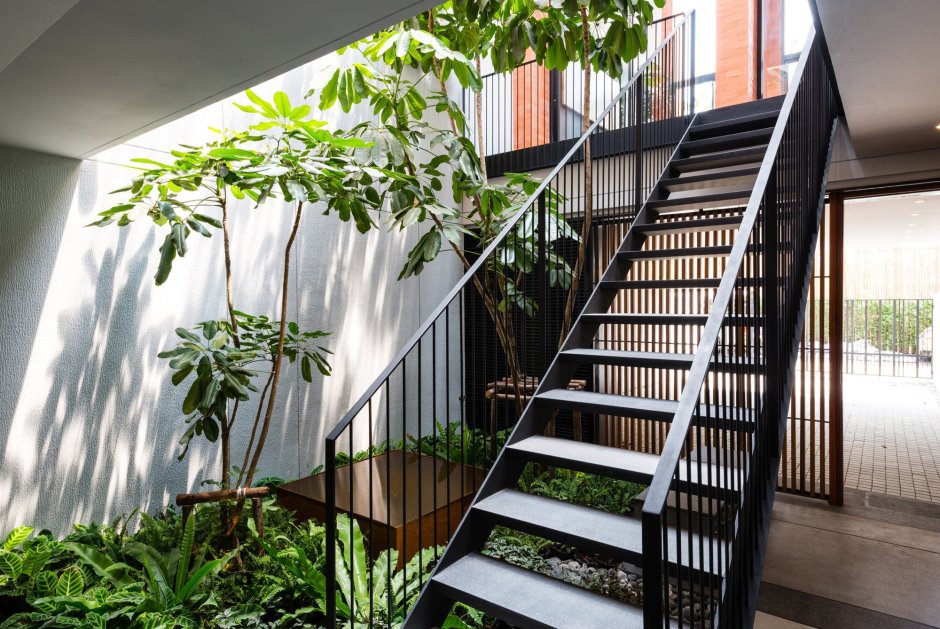 Лестницы наружные металлические для частного дома