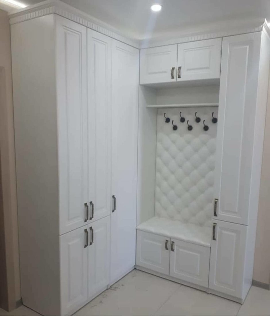 Шкаф в прихожую 2021