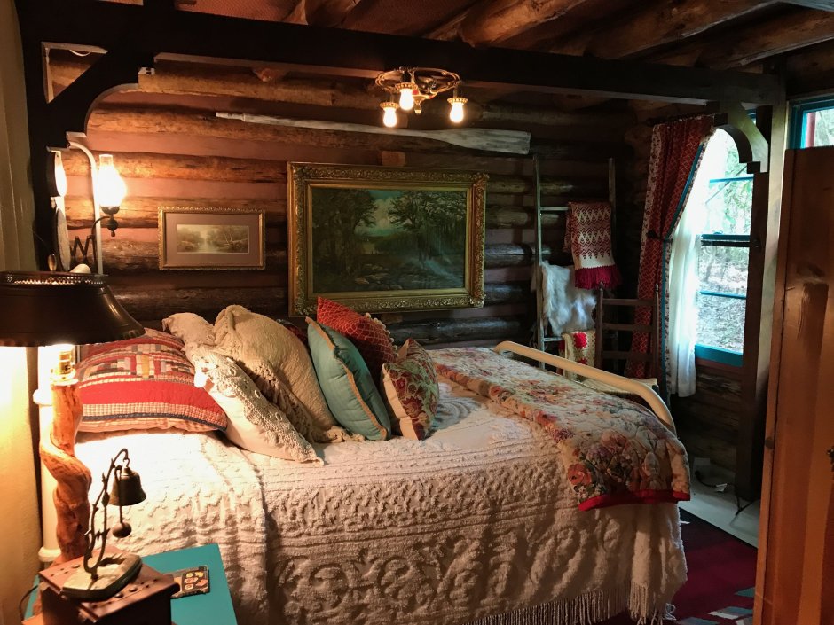 Комната в уютном деревенском стиле