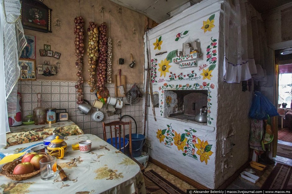 Кухня у бабушки в деревне