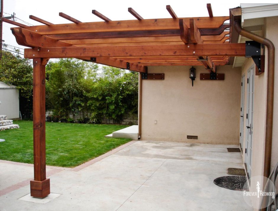 Деревянный навес